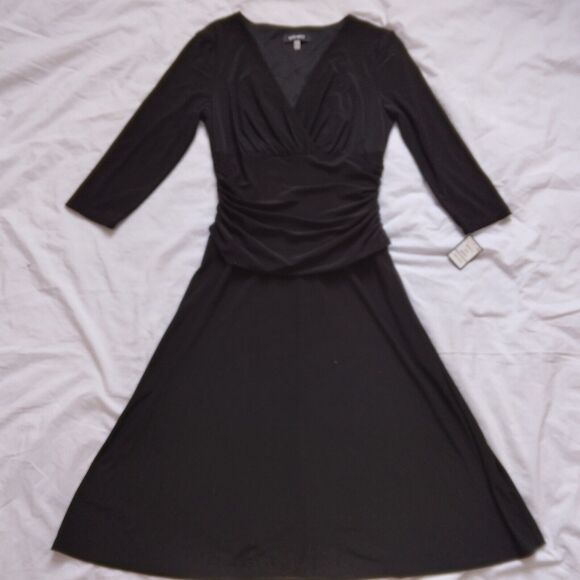 EXPRESS Black Dress Gathered Waist 3/4 Sleeve Fit And Flare Womens Size 6 - Picture 1 of 12